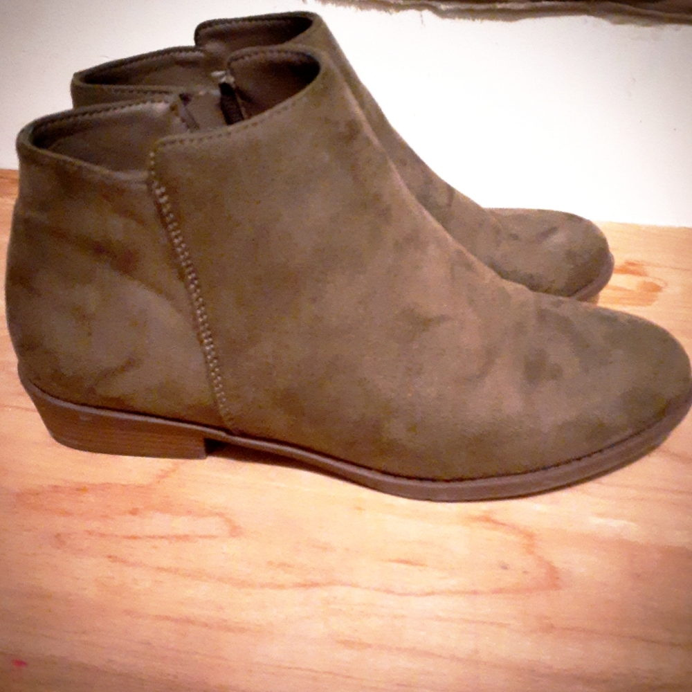 Ankle Bootiees